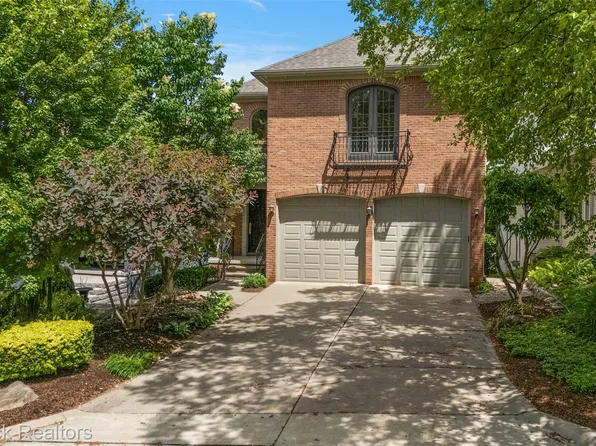 5348 Sunny Crest Dr, West Bloomfield, MI 48323