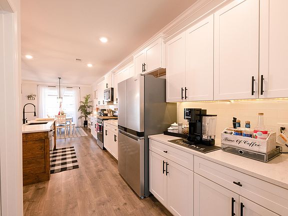 5th image of 162 Granton Edge Ln