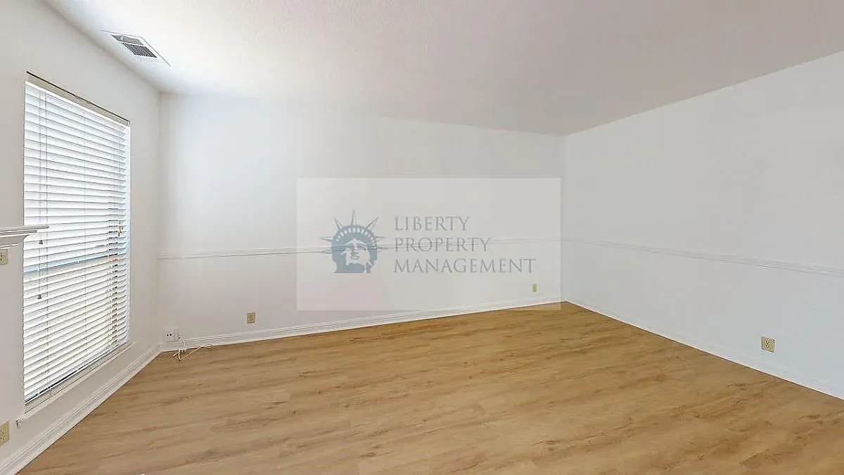 3 bed, 2.5 bath, 1779 sqft, $2,395 — Photo 3