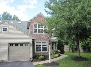 1252 Crestview Dr, Denver, PA 17517