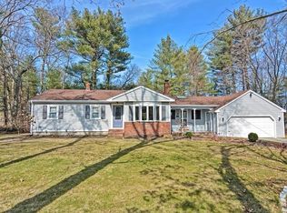 83 Circuit St, Halifax, MA 02338
