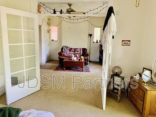 1260 Vine St #3 Photo 1