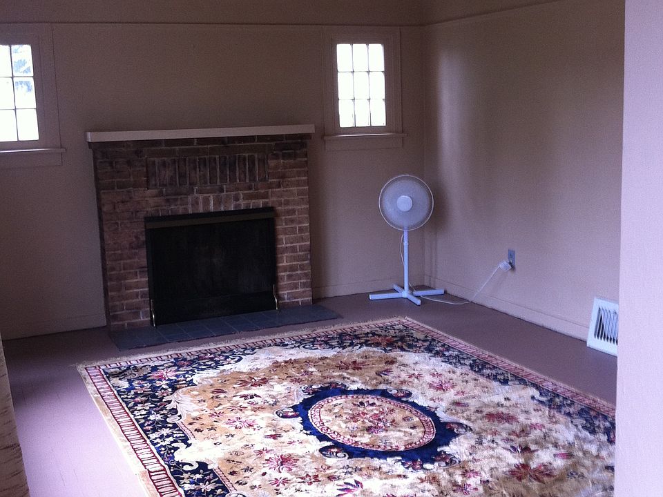 2nd image of 4312 36th Ave NE