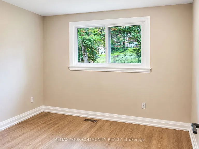 77 Beswick Dr — Photo 12