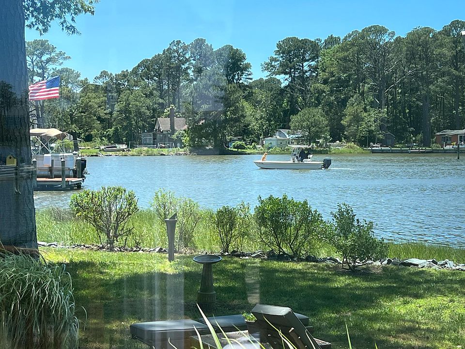 Eastern Shore living.