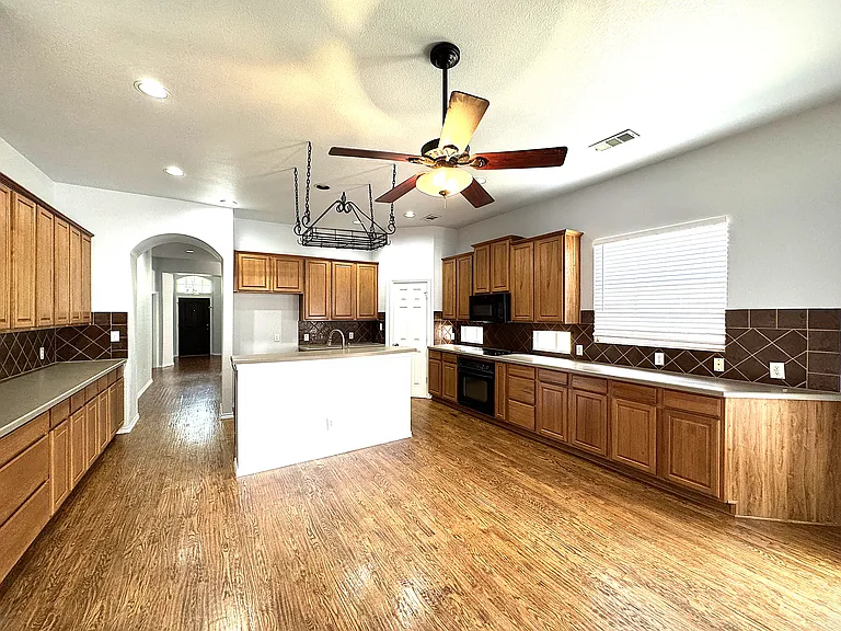 2767 Cedar Wood Dr — Photo 12