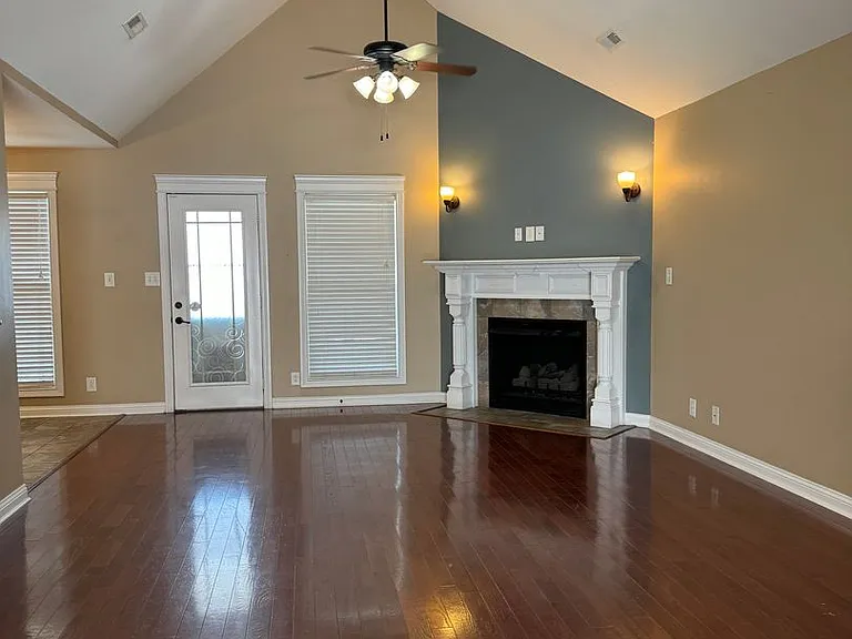 1701 Winterhaven Ct — Photo 5