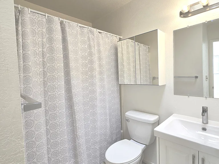 2053 Garnet Ave #1 — Photo 15