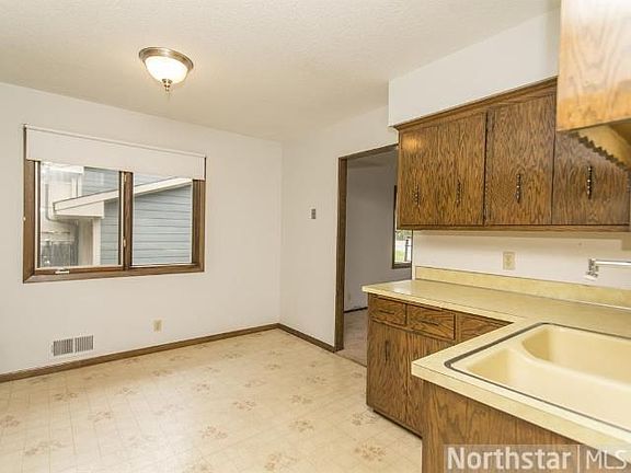 4th image of 2741 Hadley Ave N