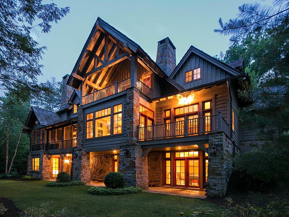 1st image of 131 Spruce Ln
