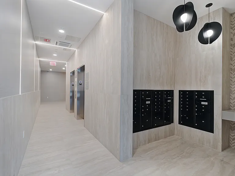 18303 Hillside Ave #2G — Photo 9