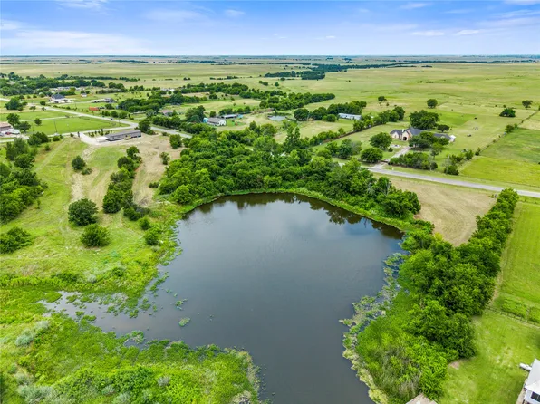 9942 1st St, Joshua, TX 76058