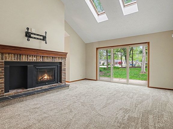4th image of 1 Boulder Ct