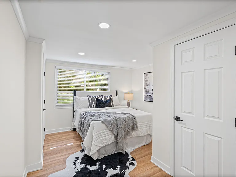 7615 Terrace St — Photo 17