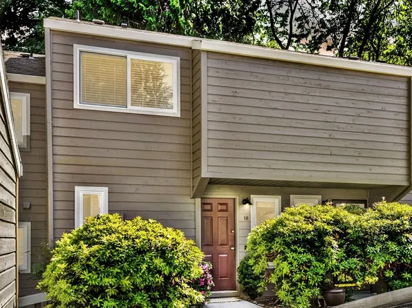 4880 SW Scholls Ferry Rd APT 16, Portland, OR 97225