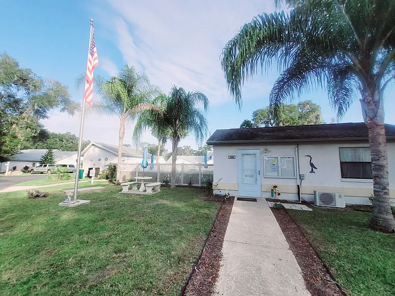410 Landing Blvd — Photo 24