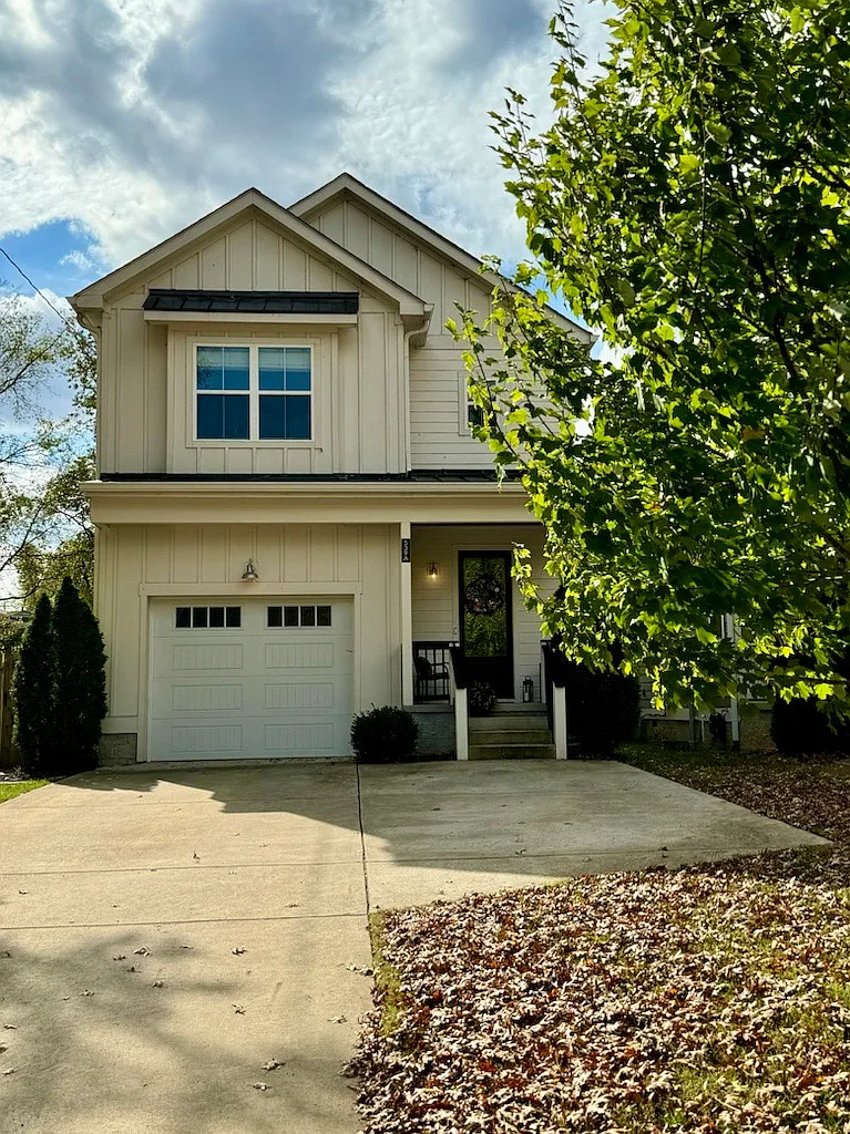 3 bed, 2.5 bath, 2062 sqft, $4,000 — Photo 2