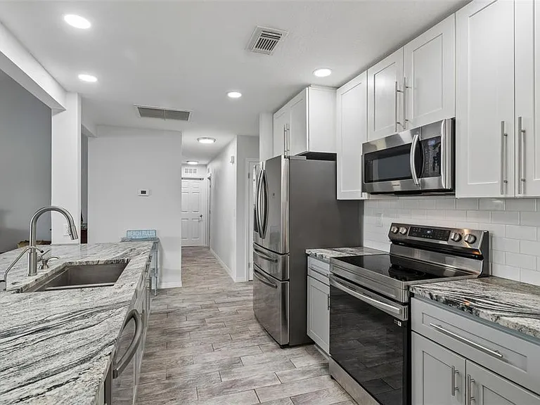 5440 Leahy Ln — Photo 8