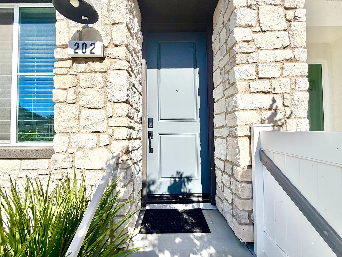 Modern 2 Bedroom Condo with 2.5 Baths, 2-Car Garage & Private Balcony — Photo 4