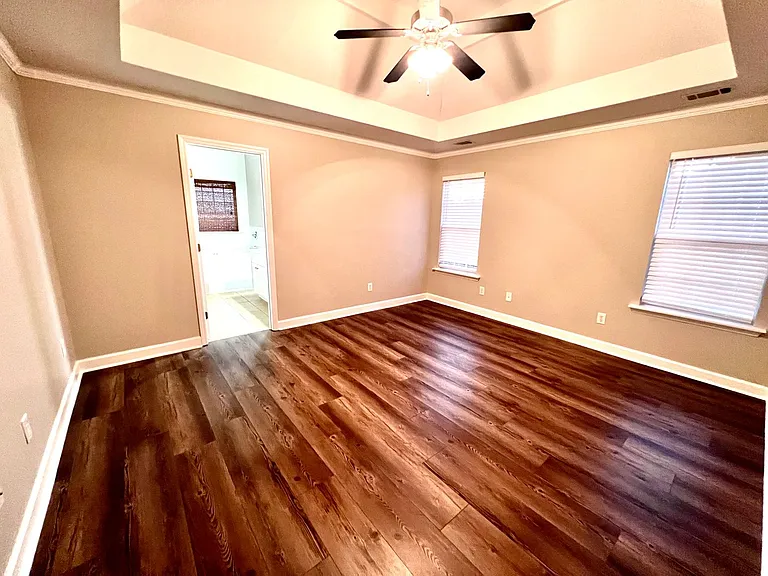 702 Wickham Dr — Photo 18