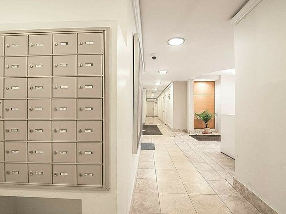 4th image of 330 W 45th St APT 2J
