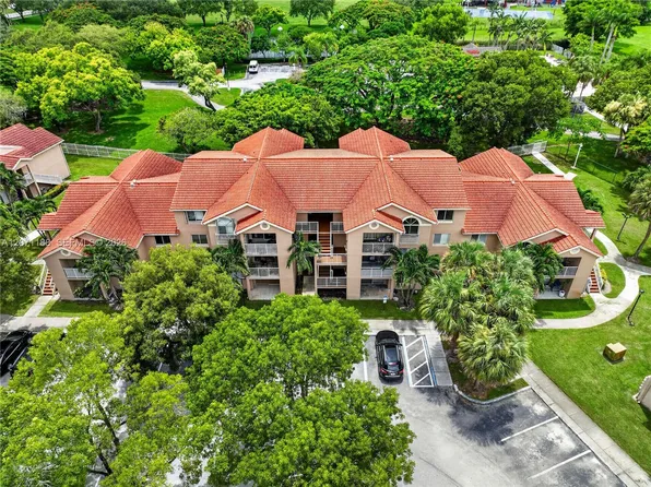 15780 SW 106th Ter APT 104, Miami, FL 33196