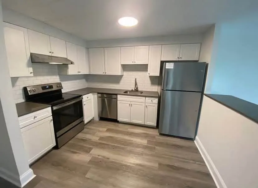 2 bed, 924 sqft, $2,800 — Photo 1