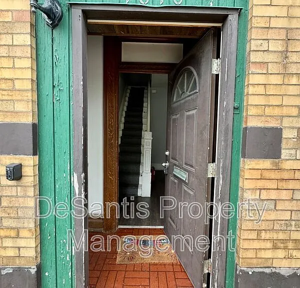 1810 Brownsville Rd #2 — Photo 3