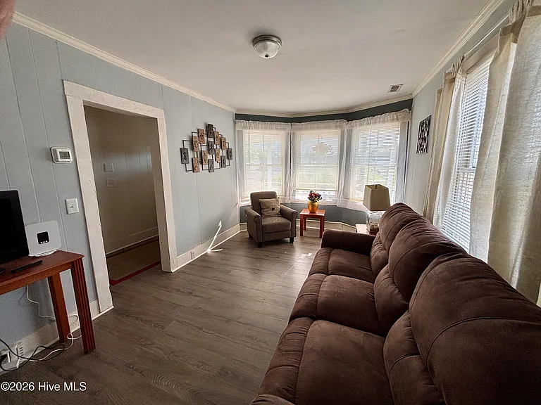 417 S 13th St — Photo 2