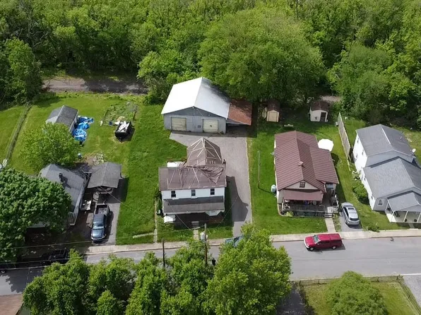 202 Lee St, Paw Paw, WV 25434