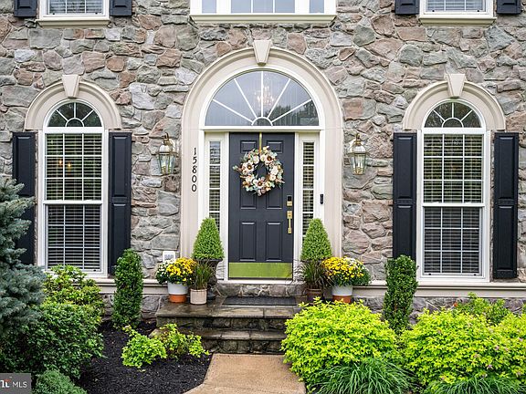 4th image of 15800 Kensington Palace Ct