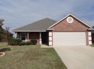 2202 Memphis Drive, Ennis, TX 75119