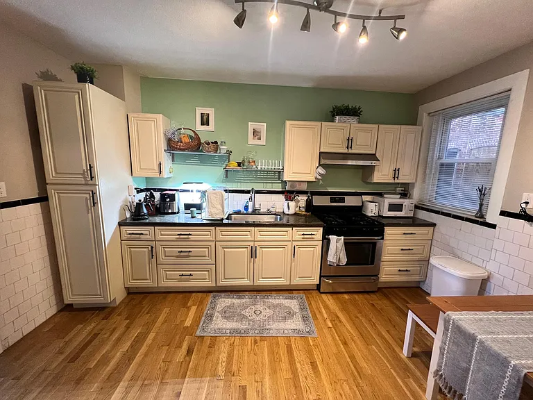 115 Orleans St #1 — Photo 3