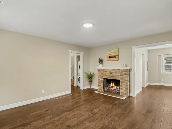 3801 NE 82nd Ave, Portland, OR 97220