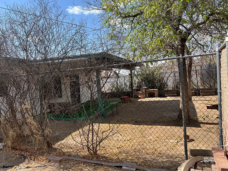 1316 W Mountain View Rd — Photo 3