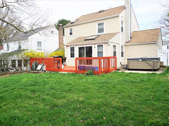 2nd image of 155 White Oak Ter