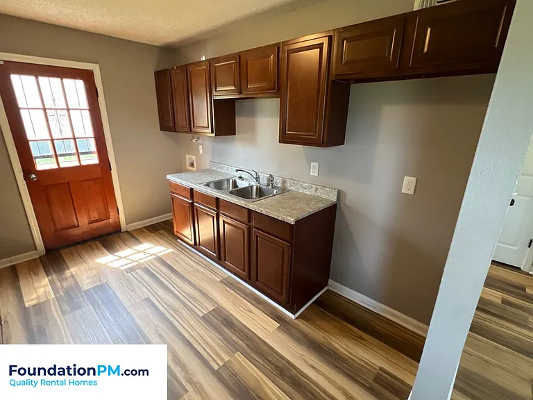 872 Western Park Dr — Photo 4