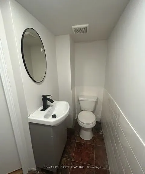 686 Sammon Ave #BASEMENT — Photo 14