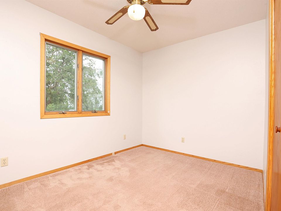 46982 301st St, Beresford, SD 57004 MLS 22303991 Zillow