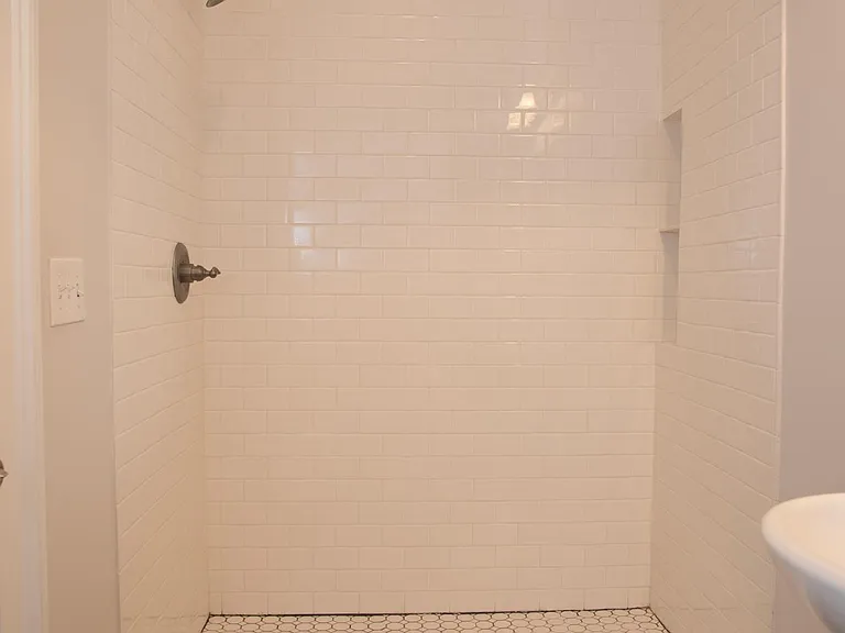 403 S Lopez St — Photo 20
