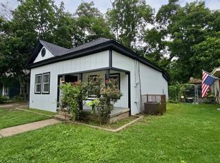 212 W Brown St, Cleburne, TX 76033