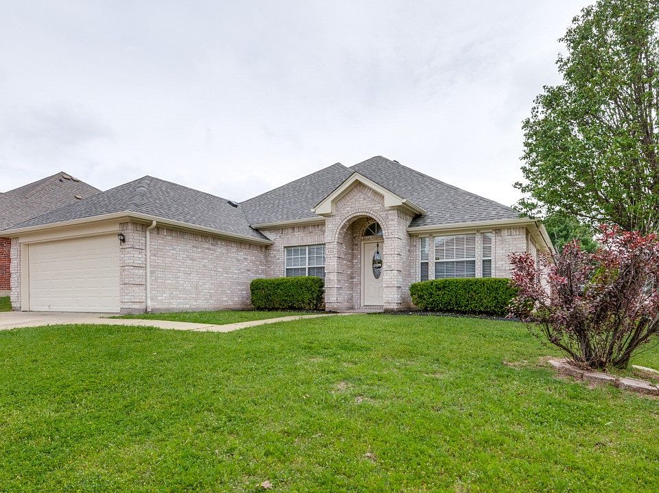 1st image of 822 Ogden Dr