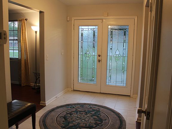 3rd image of 2073 Oakmont Dr