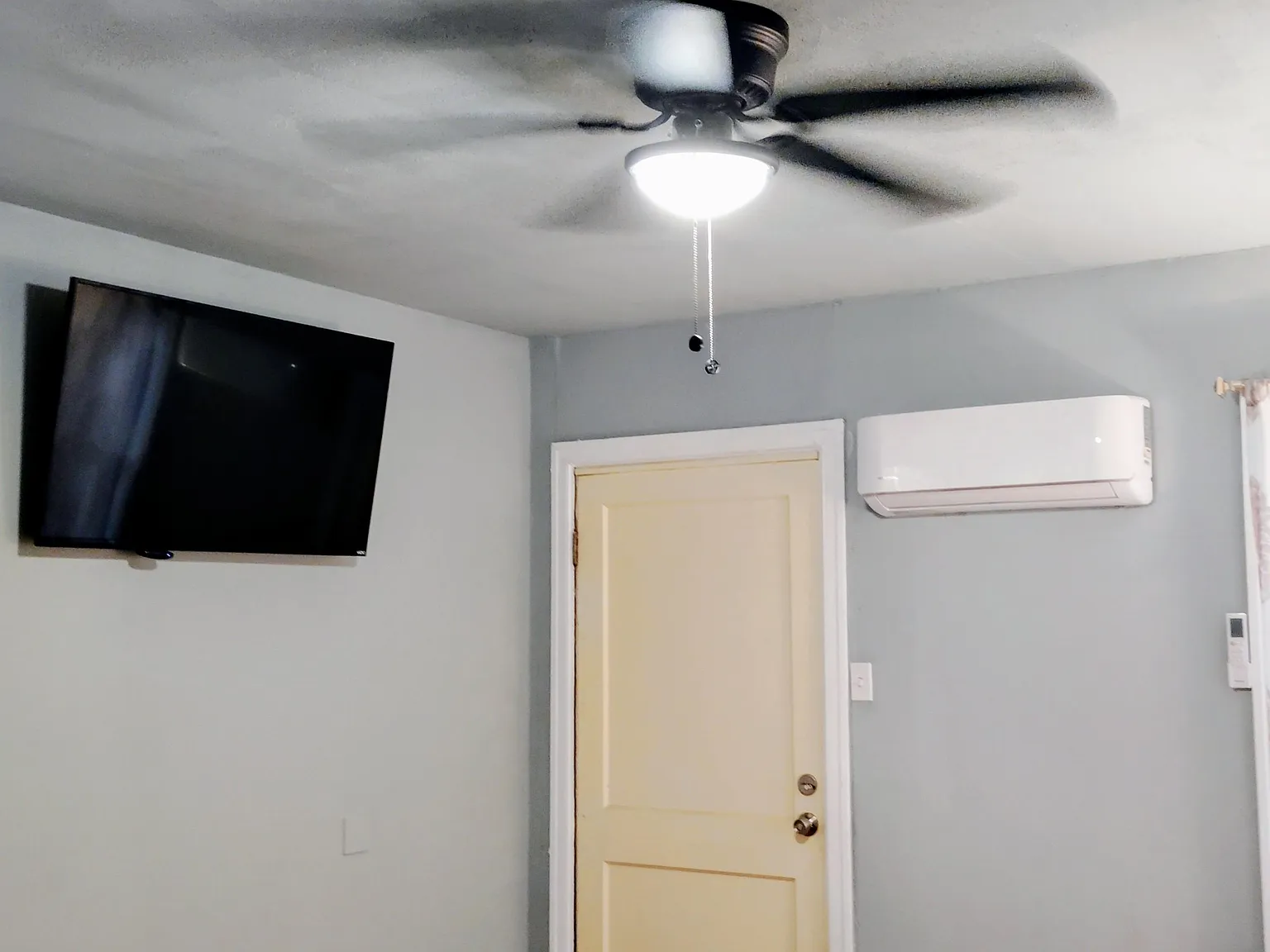 1 bed, 650 sqft, $1,200 — Photo 3
