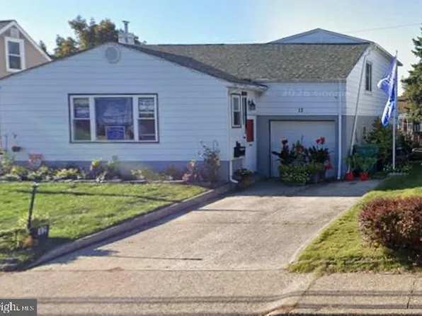12 Mill Creek Rd, Levittown, PA 19057