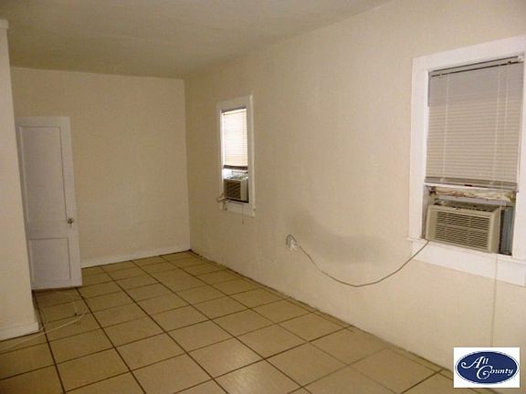 4th image of 801 Dobbins St APT 9