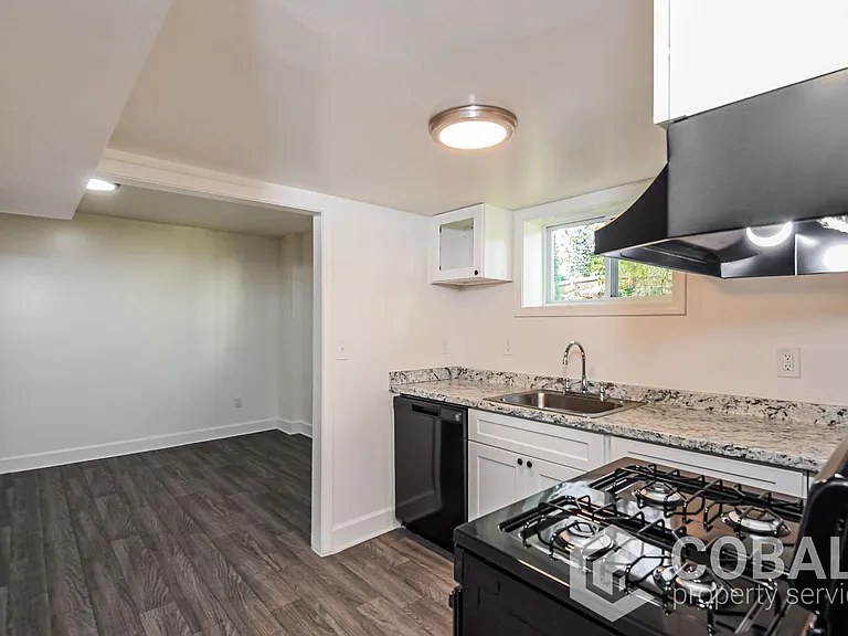 1992 Woodland Hills Ave NW #4 — Photo 3