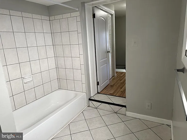 227 S Durham St — Photo 12