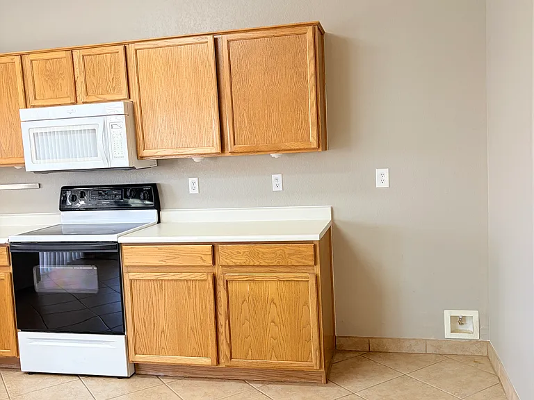 1042 E Canyon Way — Photo 15