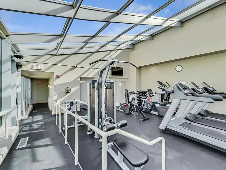 1720 Maple Ave #580 — Photo 5